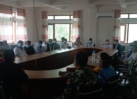सहायक प्रजिअ ऋद्धि प्रकाश सिटौलालाई कार्यालयवाट विदाइ ।